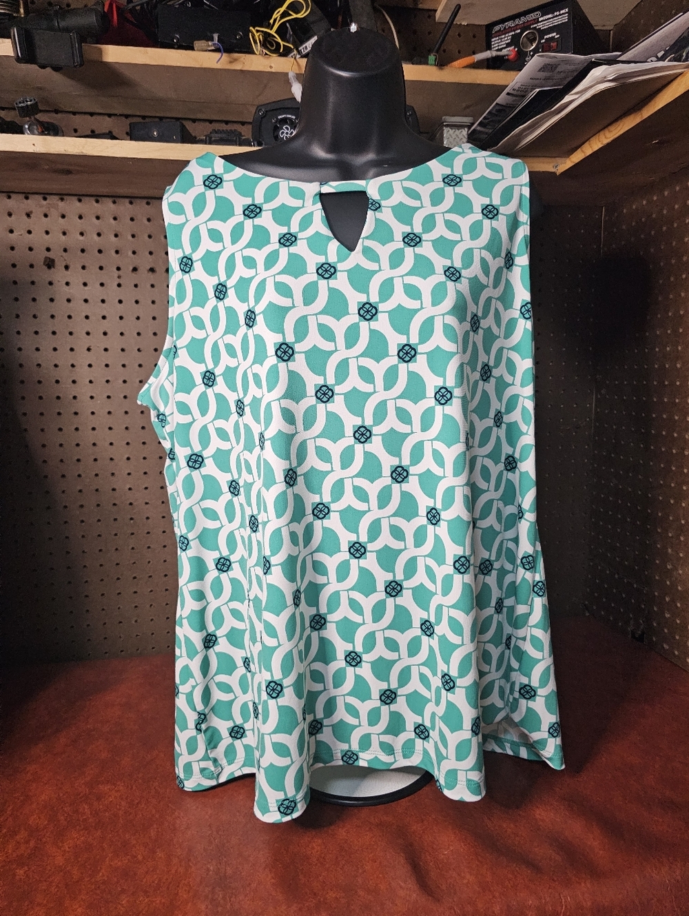 Susan Graver Sleeveless Top Size 1X
